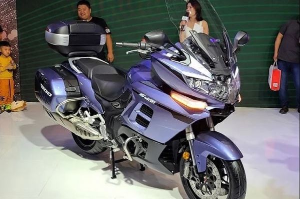 
<p>											Туристический мотоцикл Benelli 1200GT представили в Китае<br />
			