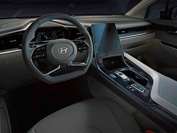 В Hyundai раскрыли интерьер модели Custo