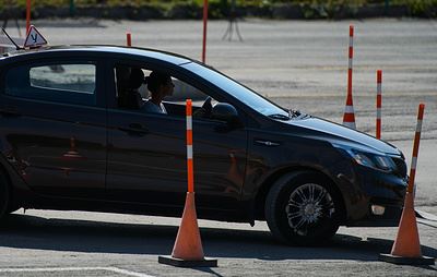МВД уточнит действия экзаменатора и будущего водителя на практическом экзамене на права